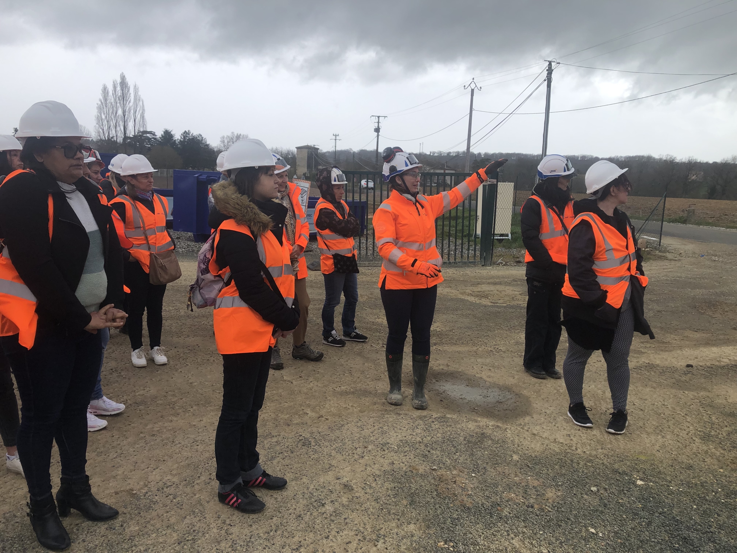 A l’occasion de la journée internationale de la Femme, le chantier ouvre ses portes à France Travail pour faire découvrir à des Tarnaises les postes à pourvoir sur l’A69
